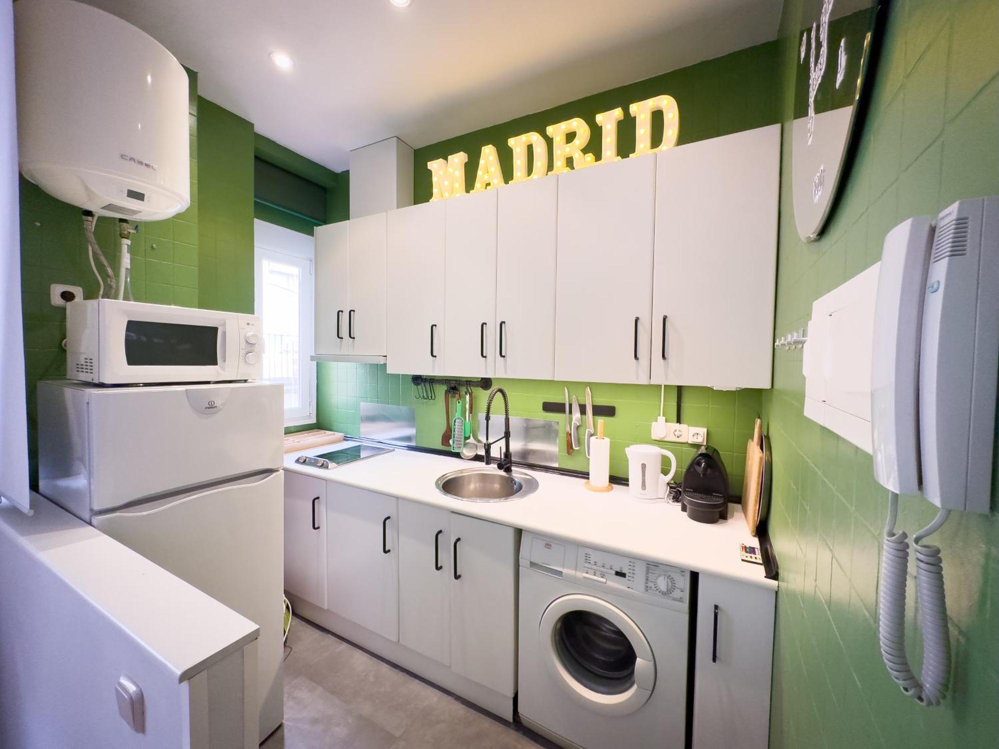 Disfruta Del Barrio De Las Letras Madrid Bagian luar foto